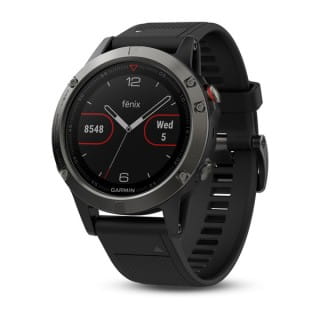 Умные часы серые с черным ремешком и пульсометром Garmin Fenix 5 HRM-Tri